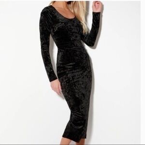 Aritzia Wilfred Free Bodycon Black Velvet Long Sleeve Dress